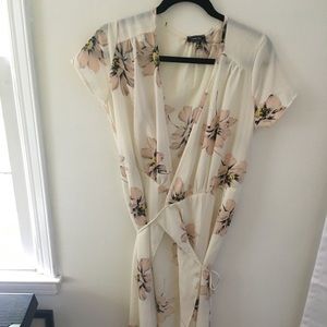 Flowy floral tie dress